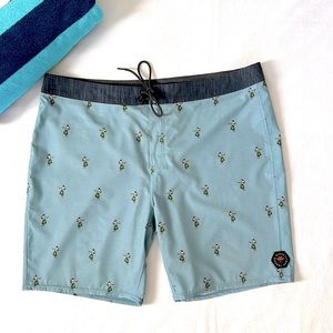 Rip Curl Men's Mirage Board Shorts / Trunks Size 40 Hula Girl Print